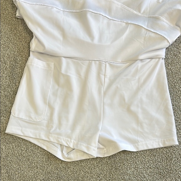NWT White Tenis Skirt - Picture 4 of 4